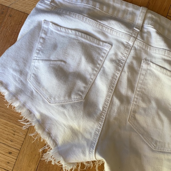 Aritzia 🤍 Talula White Jean Shorts - Picture 4 of 5